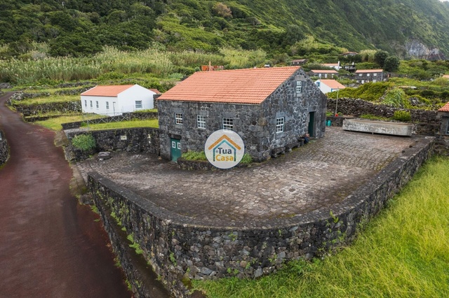 Moradia T2 - Ribeira Seca, Ribeira Grande, Ilha de S.Miguel - Imagem grande