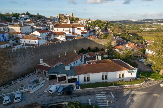 Prdio - Santa Maria, bidos, Leiria - Imagem grande