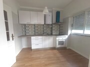 Apartamento T3 - Laranjeiro, Almada, Setbal - Miniatura: 3/9