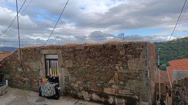 Ruina T0 - Ferreiros de Aves, Lamego, Viseu - Imagem grande