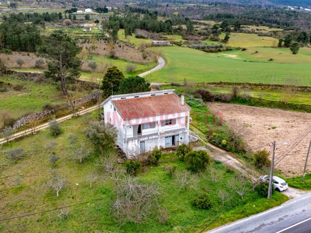 Moradia T3 - Casas do Soeiro, Celorico da Beira, Guarda - Imagem grande