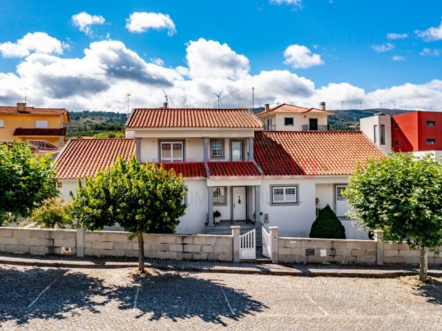 Moradia T4 - Casas do Soeiro, Celorico da Beira, Guarda - Imagem grande