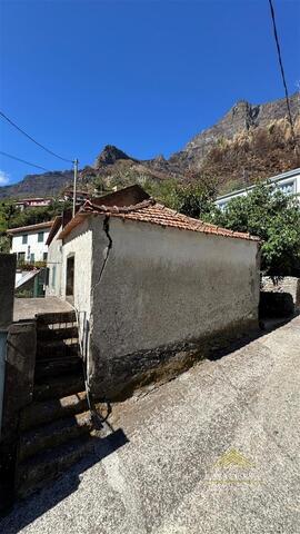 Moradia T0 - Curral das Freiras, Cmara de Lobos, Ilha da Madeira - Imagem grande